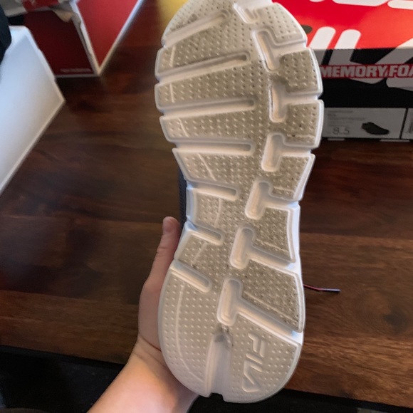Fila women’s shoes size 8.5 - Picture 5 of 5